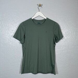 Fjallraven Women M Gray Abisko Day Hike T-Shirt Short Sleeve Hiking Gorpcore